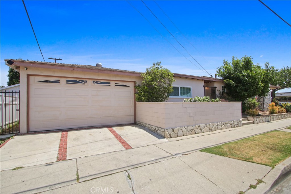 3857 W 135th