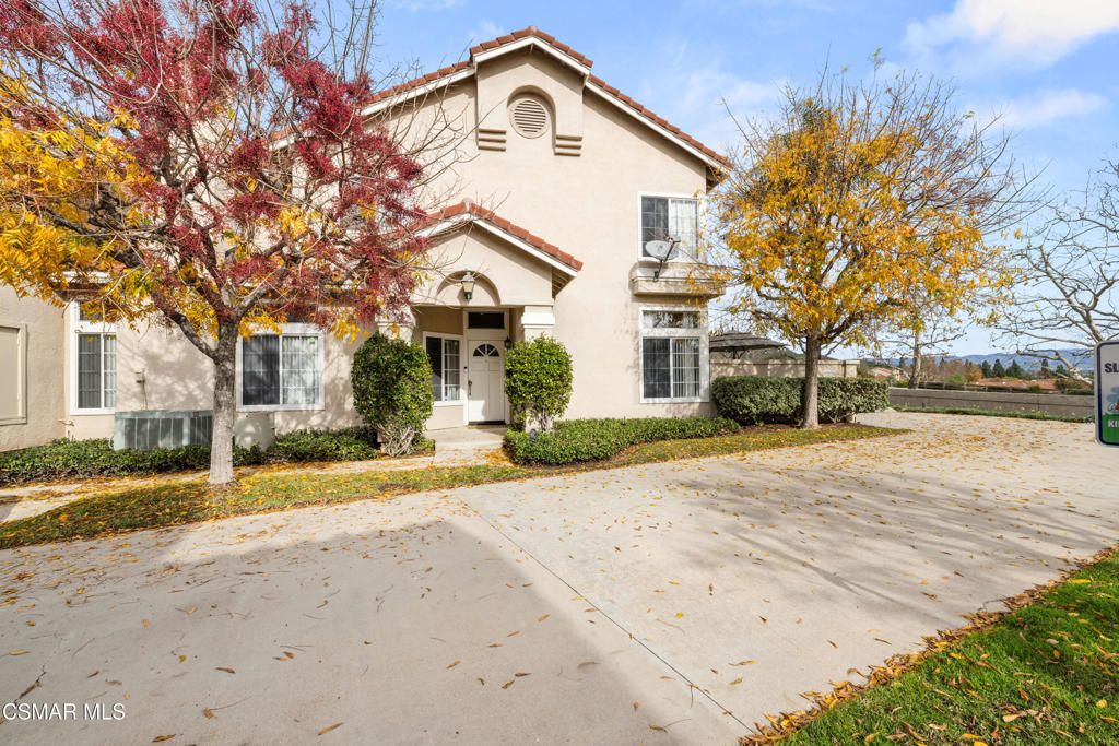 Photo of 600 Kingswood Lane #G, Simi Valley, CA 93065 (MLS # 226000136)