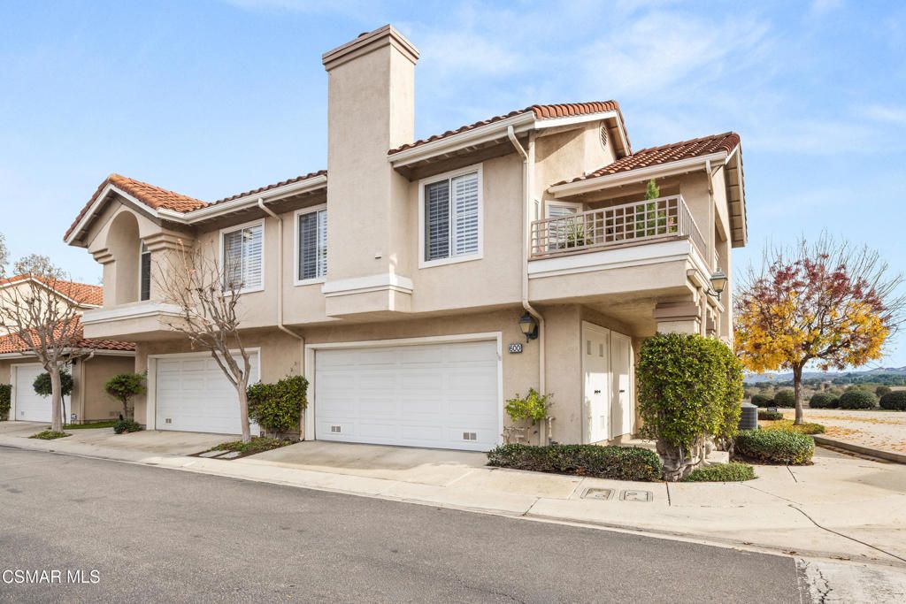 Photo of 600 Kingswood Lane #G, Simi Valley, CA 93065 (MLS # 226000136)