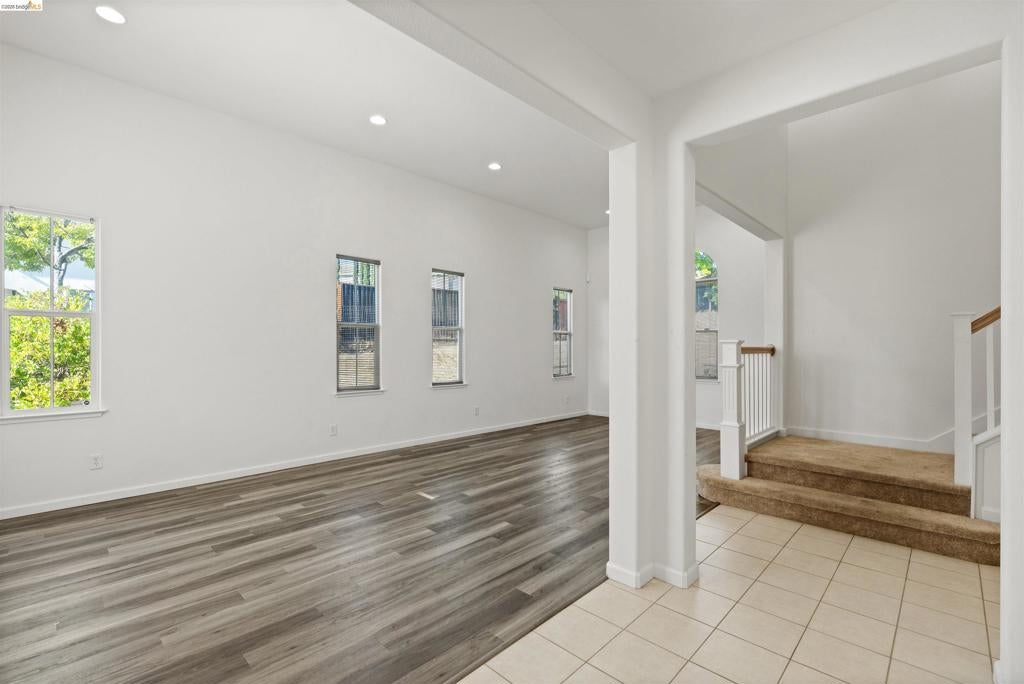 4592 Le Conte Cir
