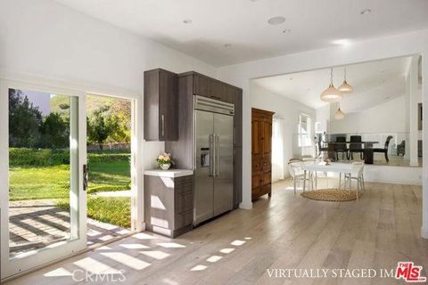 23760 Oakfield Hidden Hills CA 91302