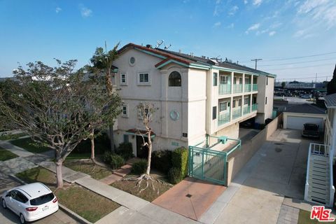 Photo of 8812 Reading Avenue, Los Angeles, CA 90045 (MLS # 25630723)