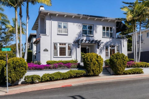 Photo of 106 Thorn St ST, San Diego, CA 92103 (MLS # 260020684SD)