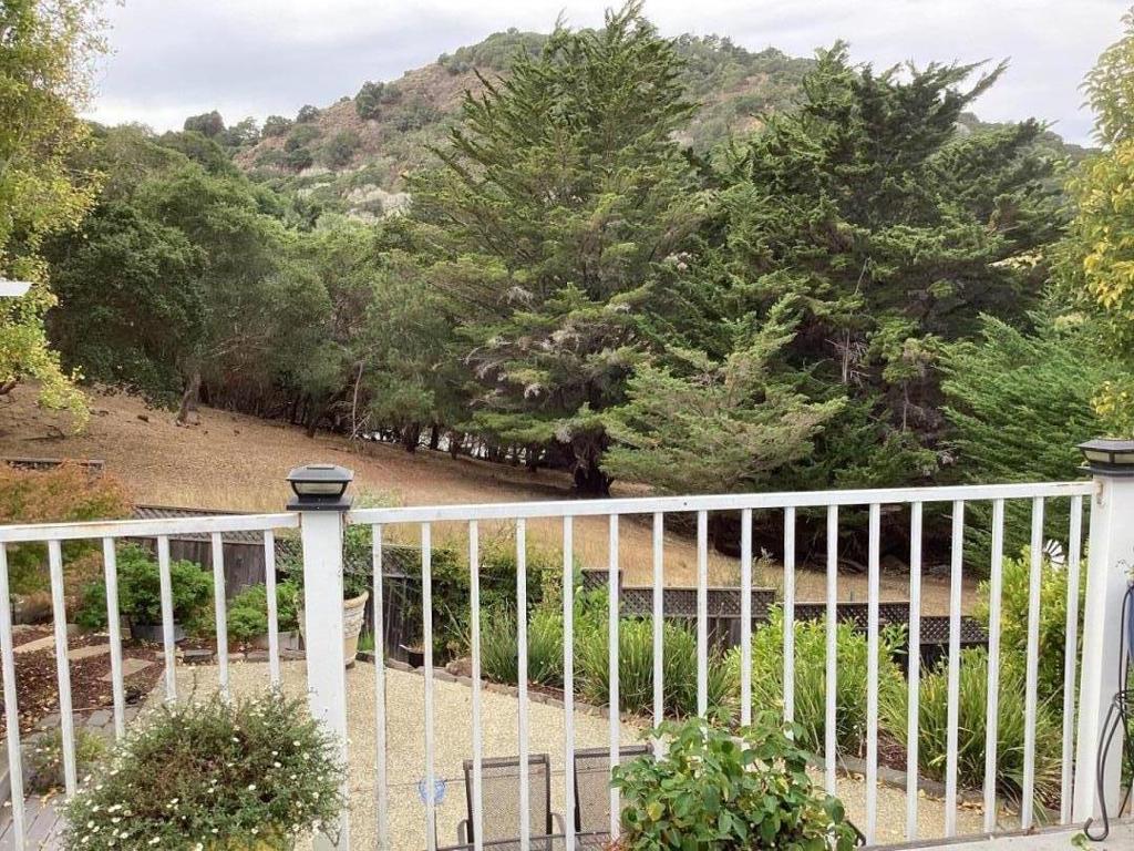 2006 Los Altos Drive