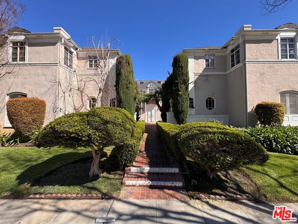 132 S Spalding Drive