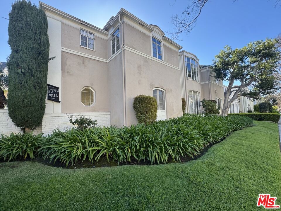 132 S Spalding Drive
