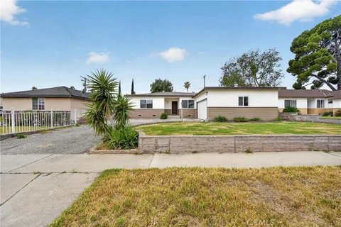 7938 Chantry Avenue, Fontana, CA 92336 - MLS#: IG26116560