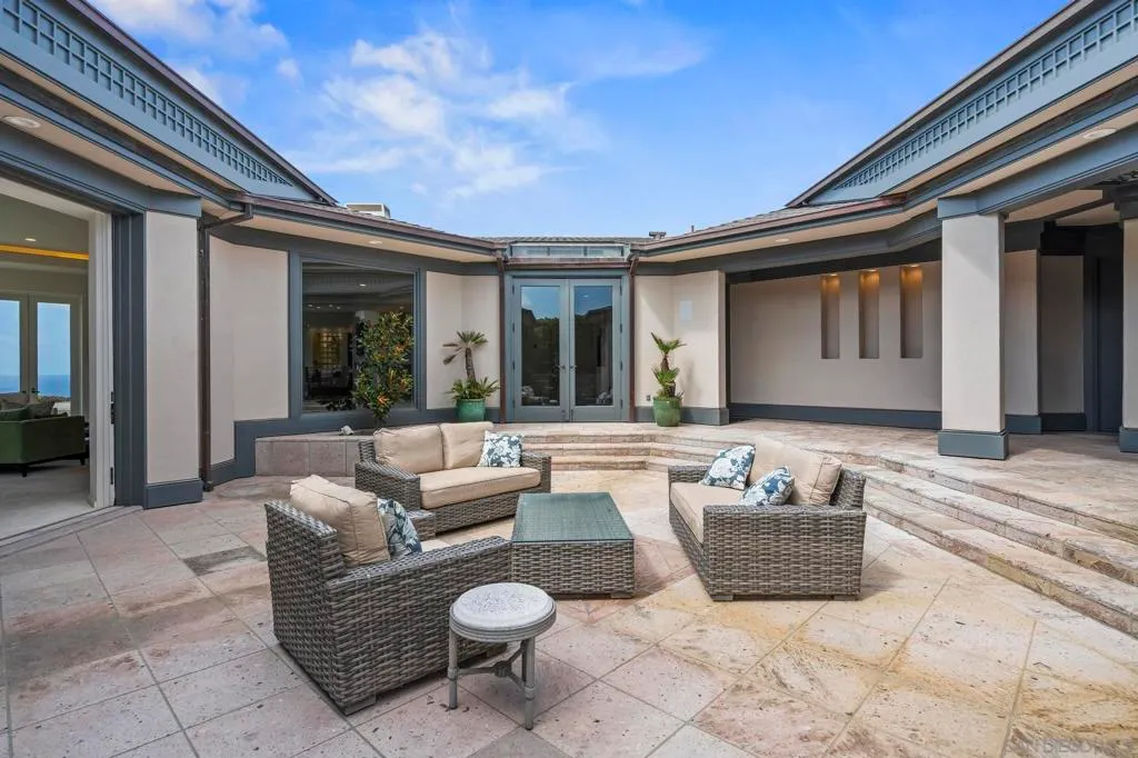 La Jolla, California 92037, United States, 4 Bedrooms Bedrooms, ,5 BathroomsBathrooms,Residential,Active,223257