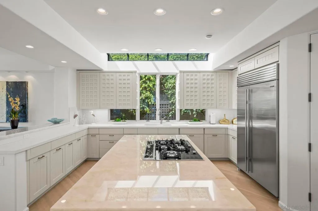 La Jolla, California 92037, United States, 4 Bedrooms Bedrooms, ,5 BathroomsBathrooms,Residential,Active,223257