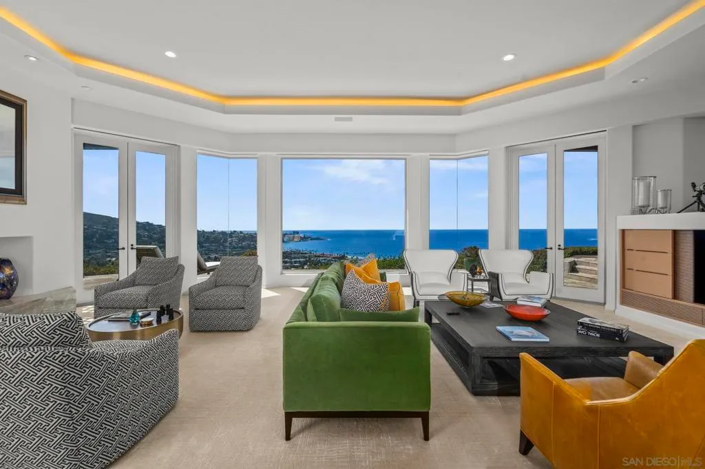 La Jolla, California 92037, United States, 4 Bedrooms Bedrooms, ,5 BathroomsBathrooms,Residential,Active,223257
