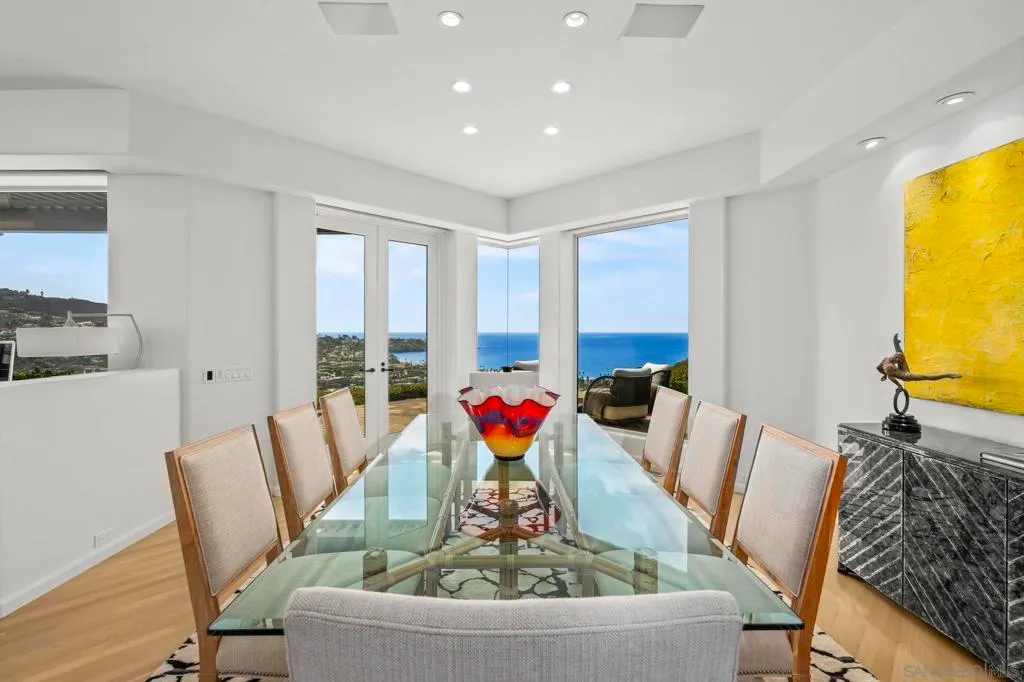 La Jolla, California 92037, United States, 4 Bedrooms Bedrooms, ,5 BathroomsBathrooms,Residential,Active,223257