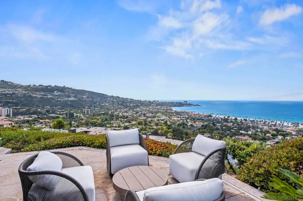 La Jolla, California 92037, United States, 4 Bedrooms Bedrooms, ,5 BathroomsBathrooms,Residential,Active,223257