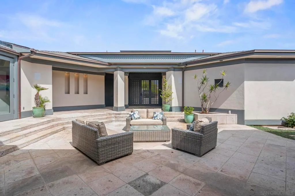 La Jolla, California 92037, United States, 4 Bedrooms Bedrooms, ,5 BathroomsBathrooms,Residential,Active,223257