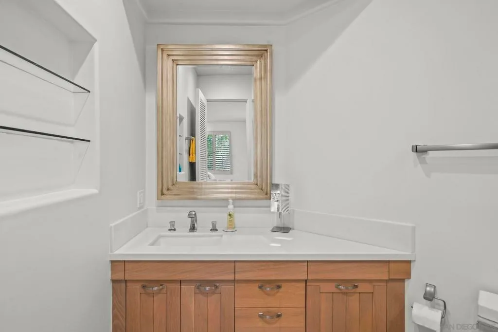 La Jolla, California 92037, United States, 4 Bedrooms Bedrooms, ,5 BathroomsBathrooms,Residential,Active,223257