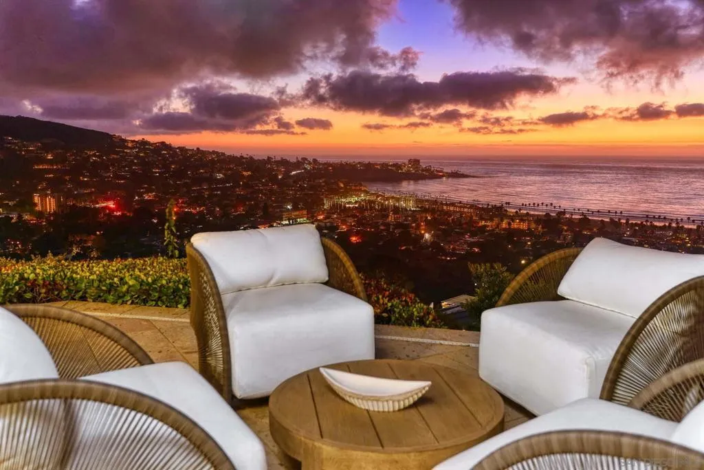 La Jolla, California 92037, United States, 4 Bedrooms Bedrooms, ,5 BathroomsBathrooms,Residential,Active,223257