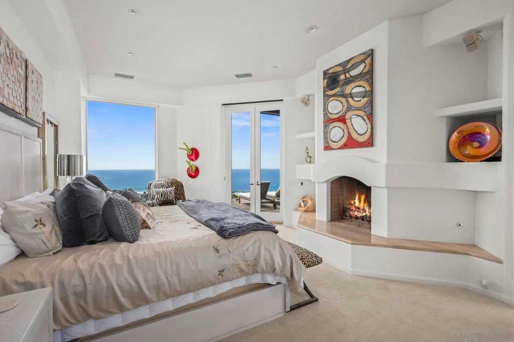 La Jolla, California 92037, United States, 4 Bedrooms Bedrooms, ,5 BathroomsBathrooms,Residential,Active,223257