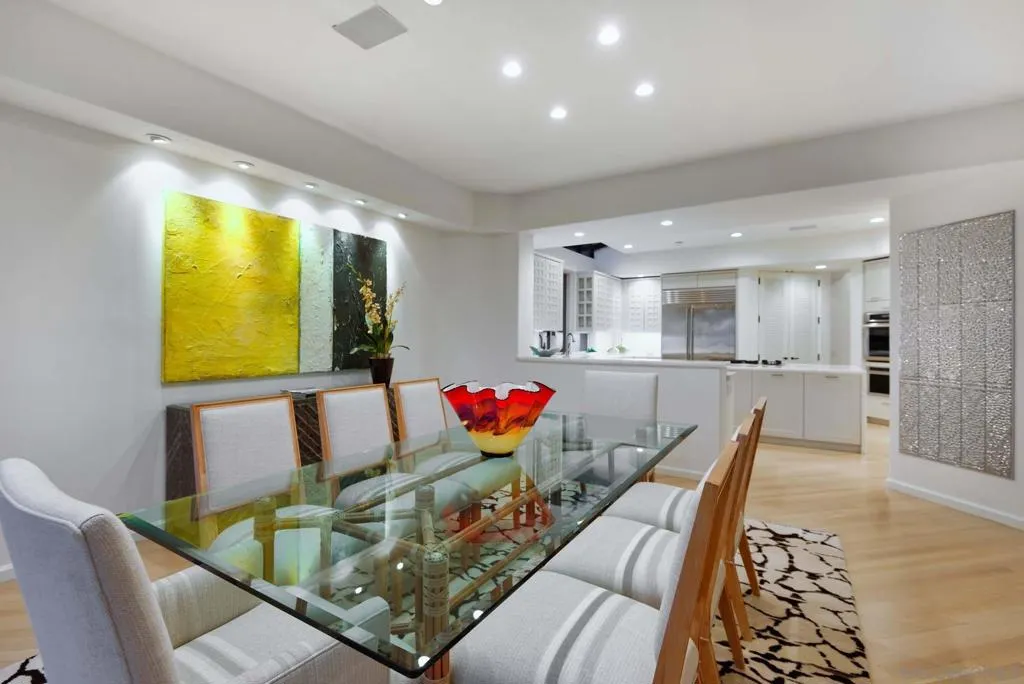 La Jolla, California 92037, United States, 4 Bedrooms Bedrooms, ,5 BathroomsBathrooms,Residential,Active,223257