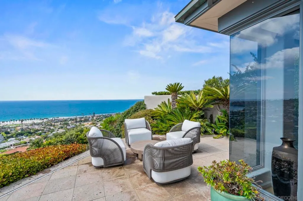 La Jolla, California 92037, United States, 4 Bedrooms Bedrooms, ,5 BathroomsBathrooms,Residential,Active,223257