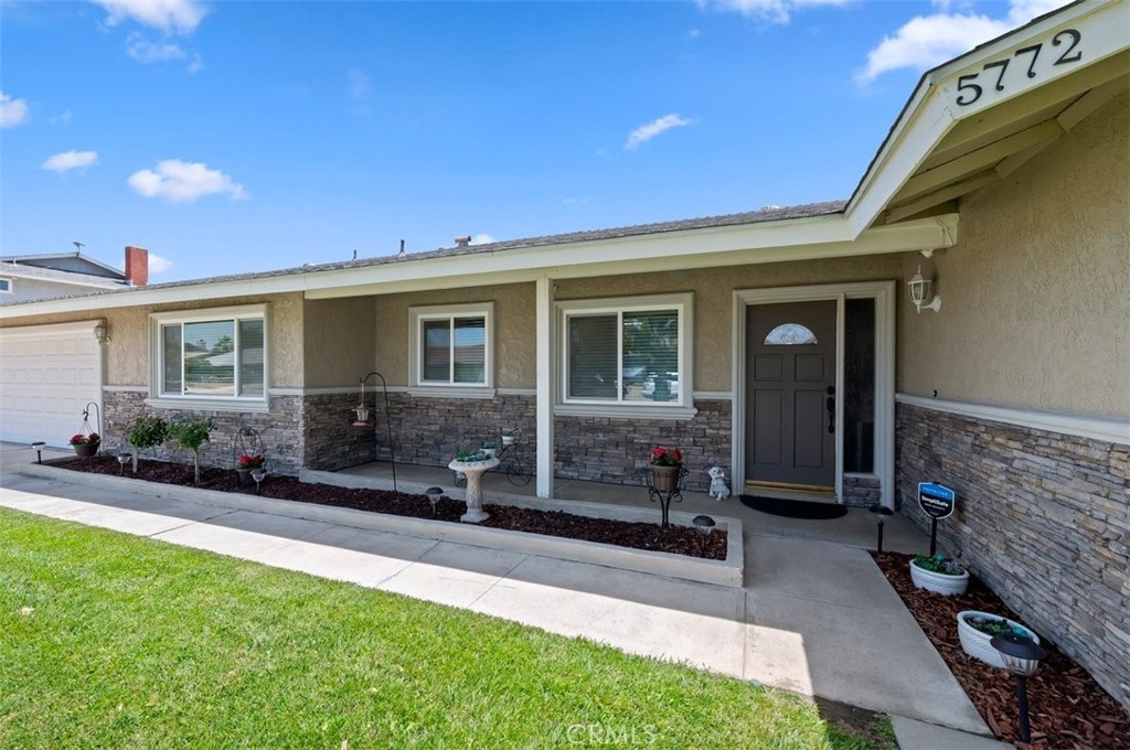 5772 CROWN
