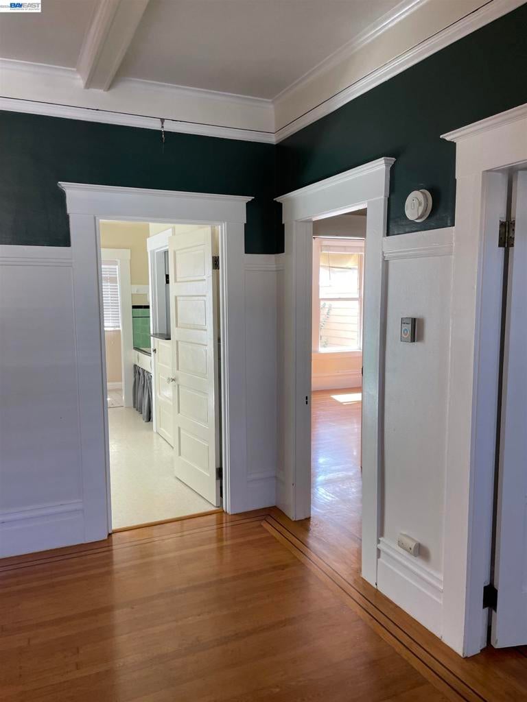 387 Staples Ave