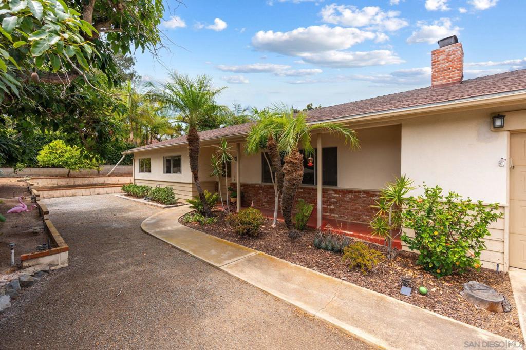 410 E Glaucus