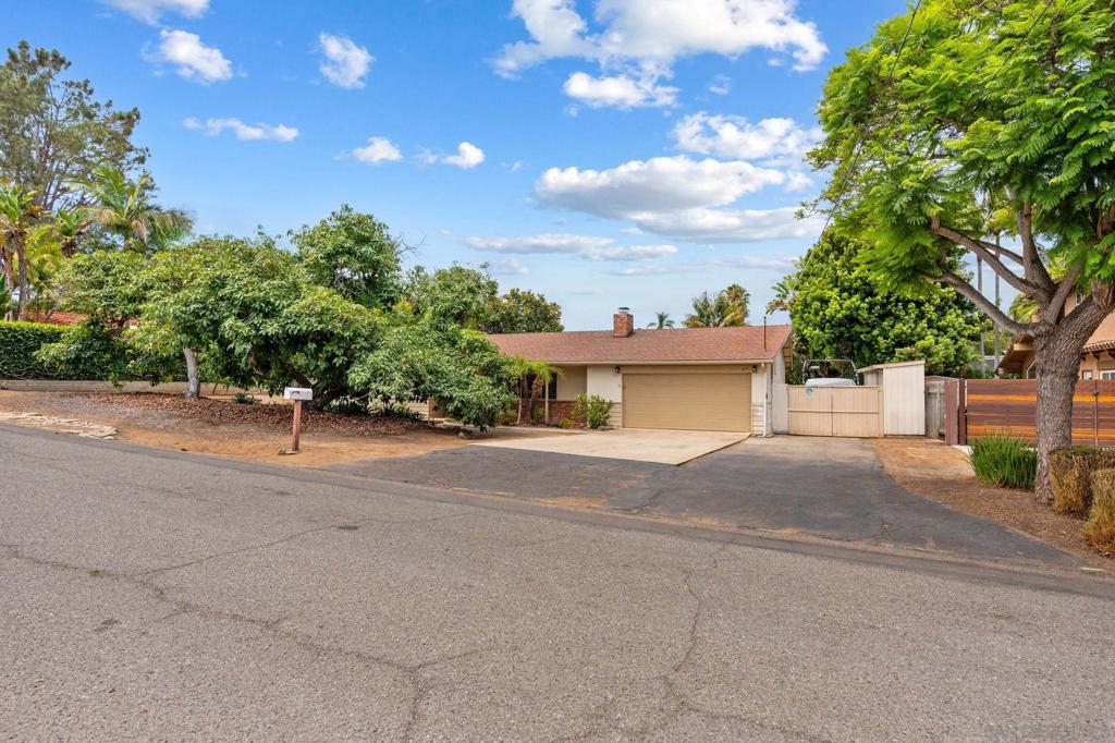 410 E Glaucus