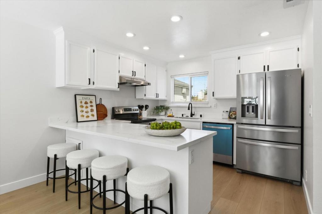 22652 Silver Oak Lane