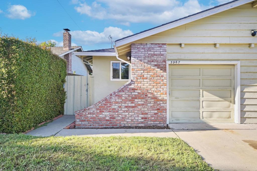 39653967 Bismarck Drive