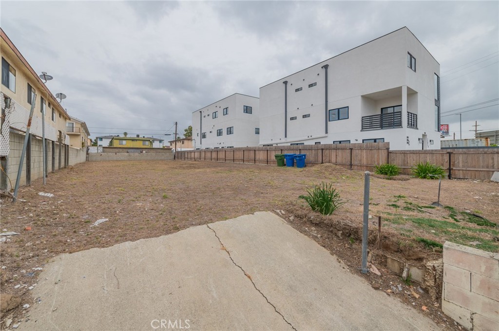 1509 W 208th Street