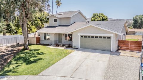 Photo of 41105 Felton Court, Hemet, CA 92544 (MLS # WS26100609)