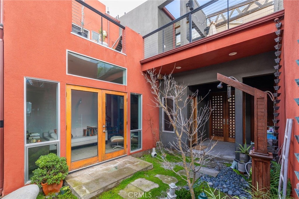 701 Loma Drive