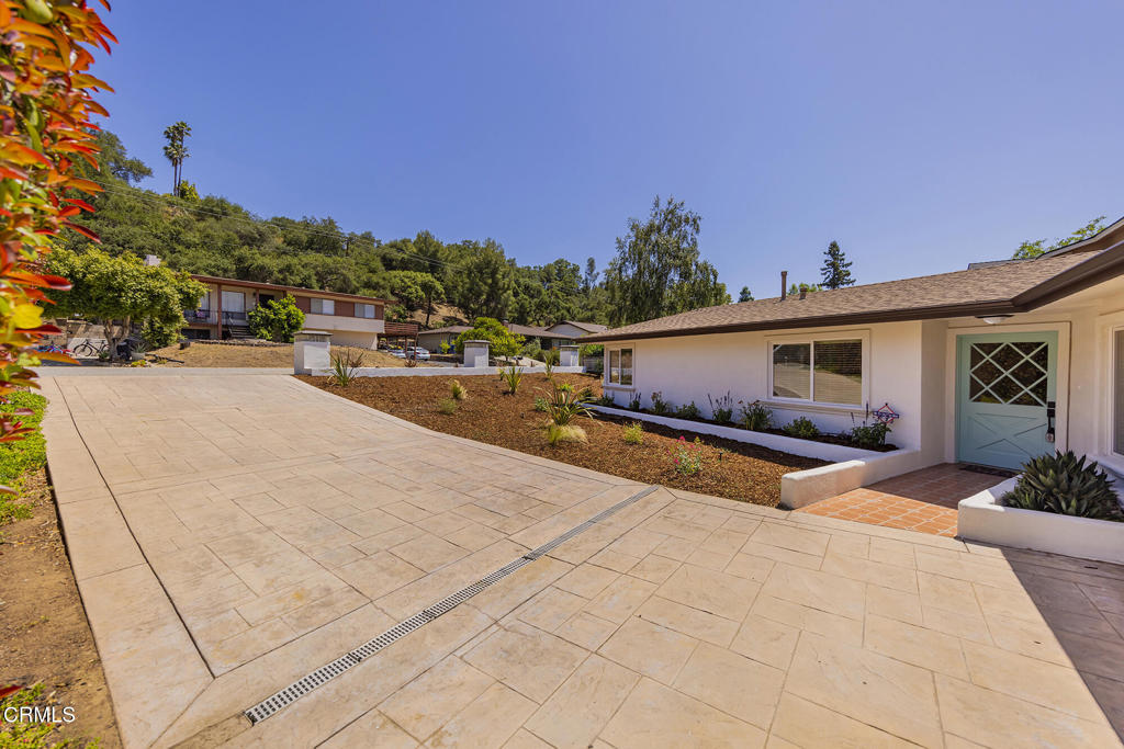 1853 Country Place