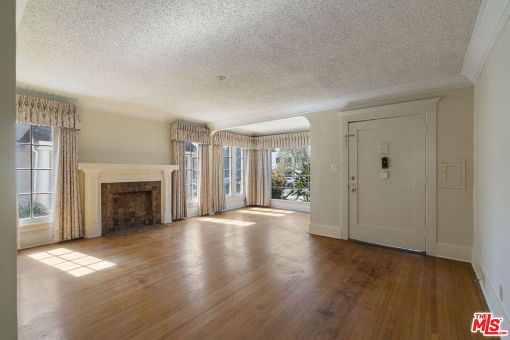 246 N Irving Boulevard