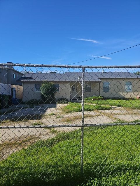 6537 Columbus Avenue Van Nuys CA 91411