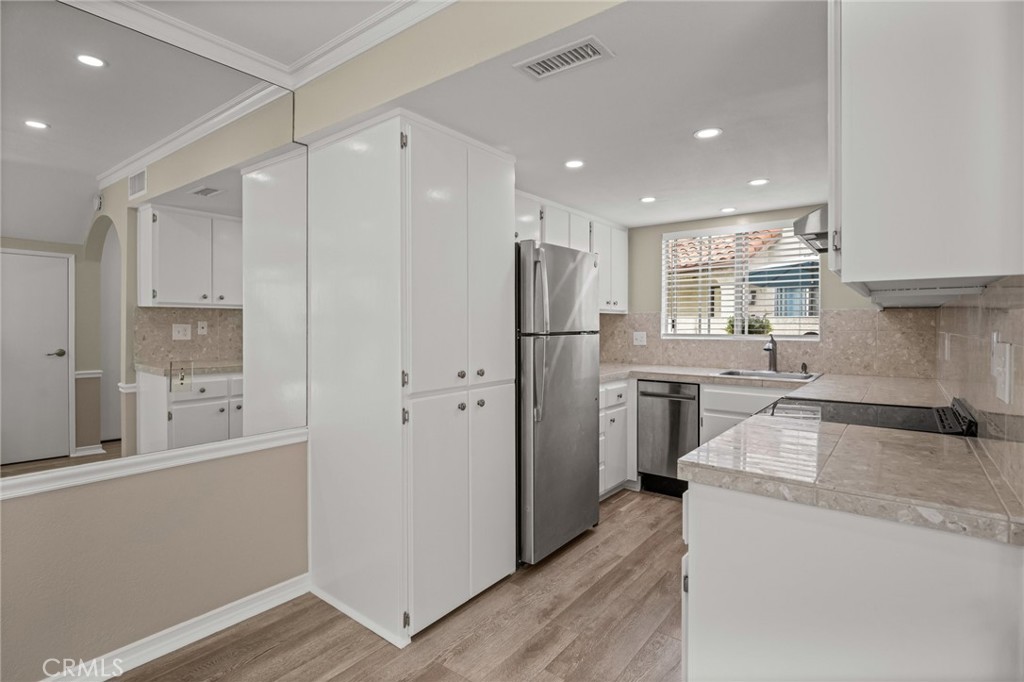 Las Palmas (BLP) - Residential Lease