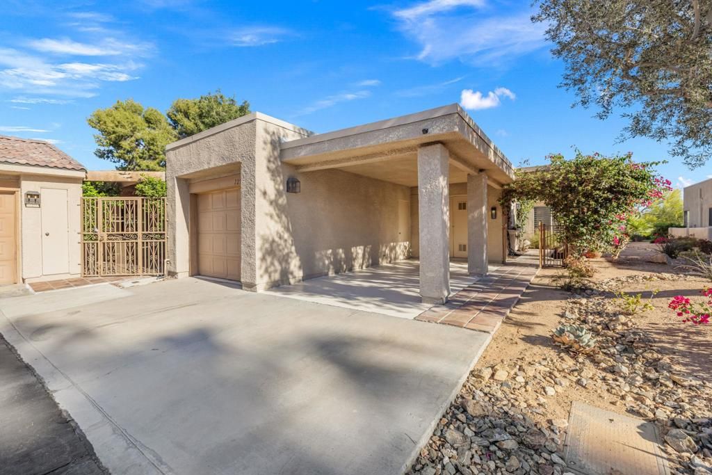 Photo of 72506 Desert Flower Drive, Palm Desert, CA 92260 (MLS # 219144887PS)