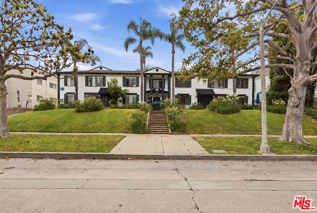 817 S Windsor Boulevard