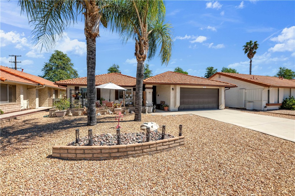 Photo 1 of 25 — 1114 Bottle Tree, Hemet, CA 92545