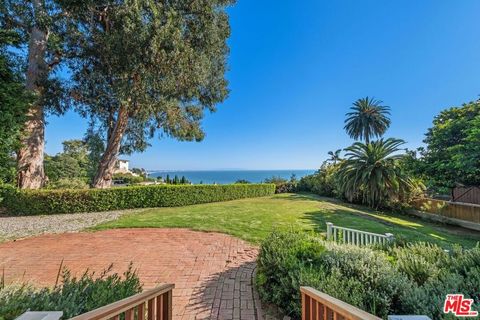 Photo of 16924 SUNSET, Pacific Palisades, CA 90272 (MLS # 23326011)