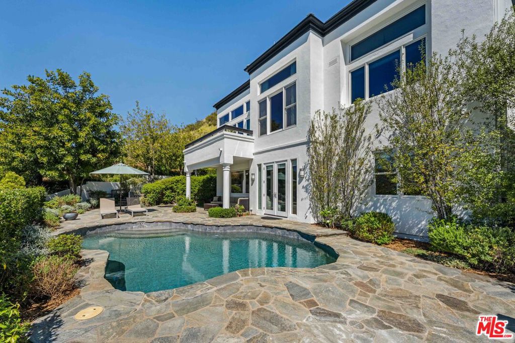 2427 Cobham Court