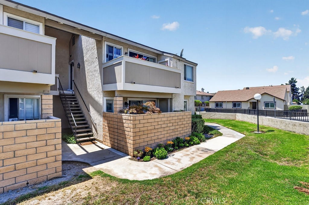 8512 Belmont 31