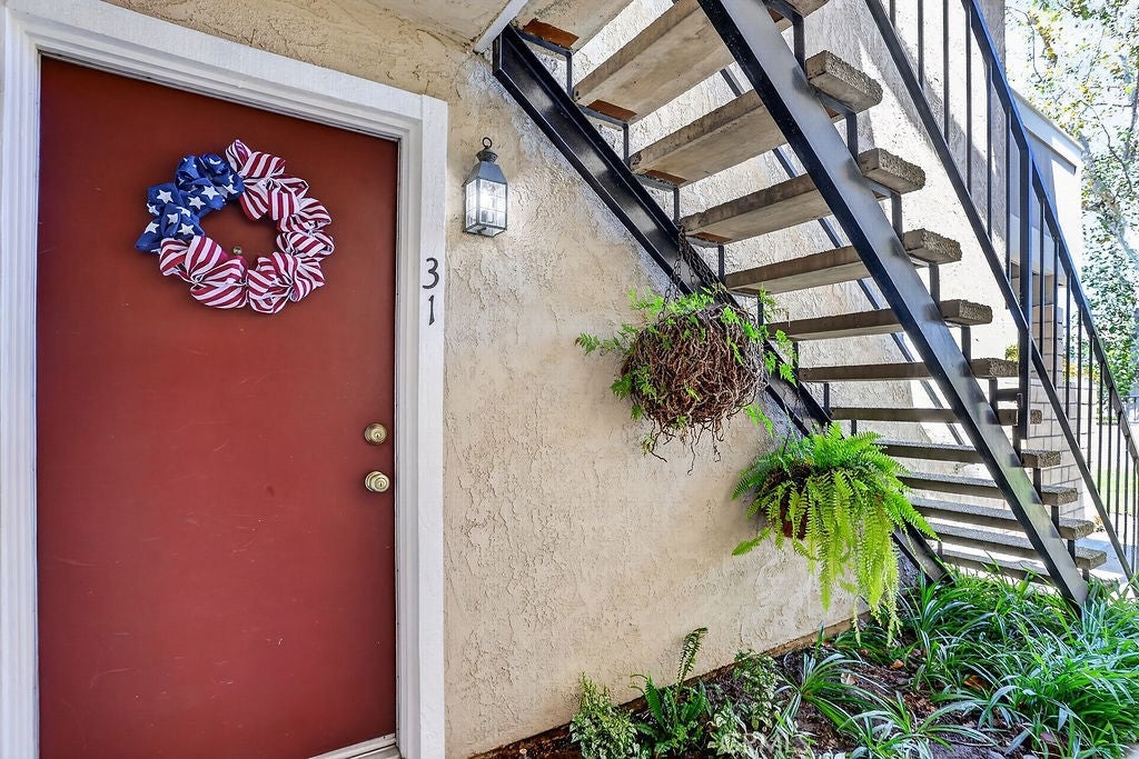 8512 Belmont 31