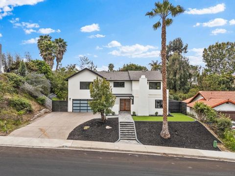 7645 Calle Madero Carlsbad CA 92009