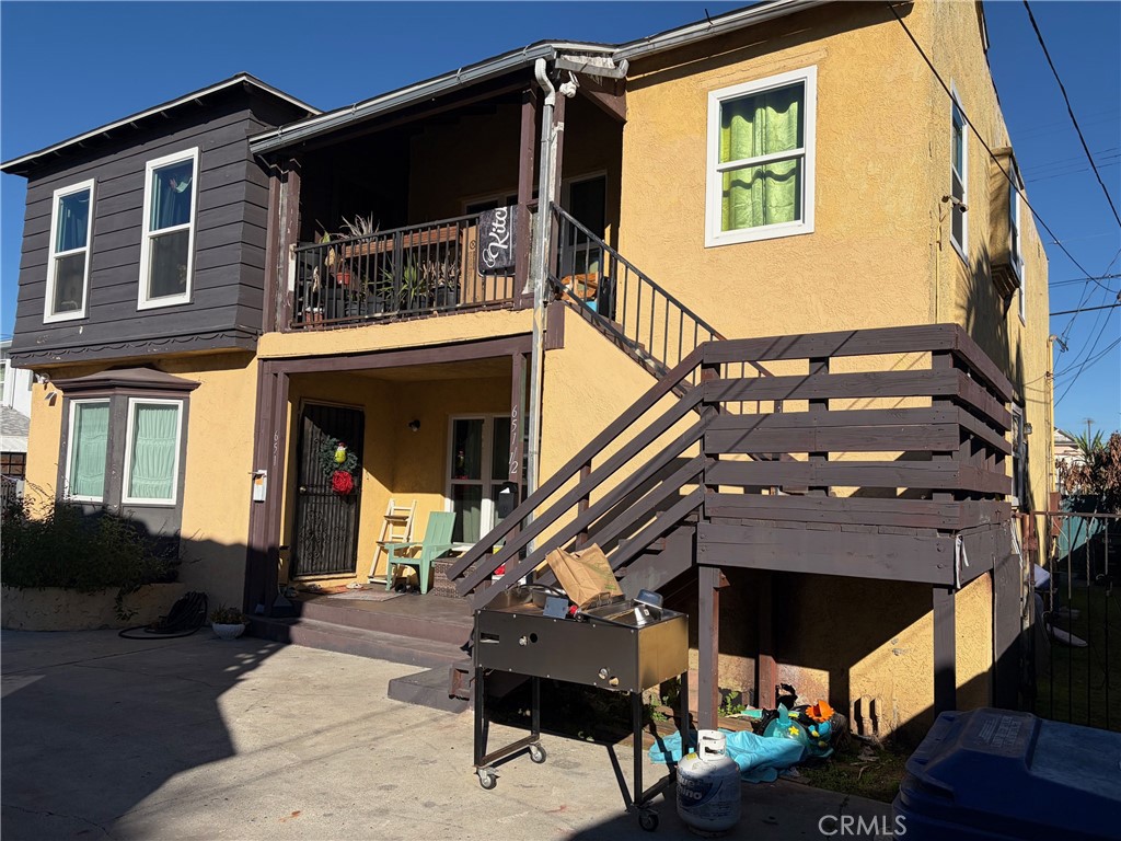 651 E 41st