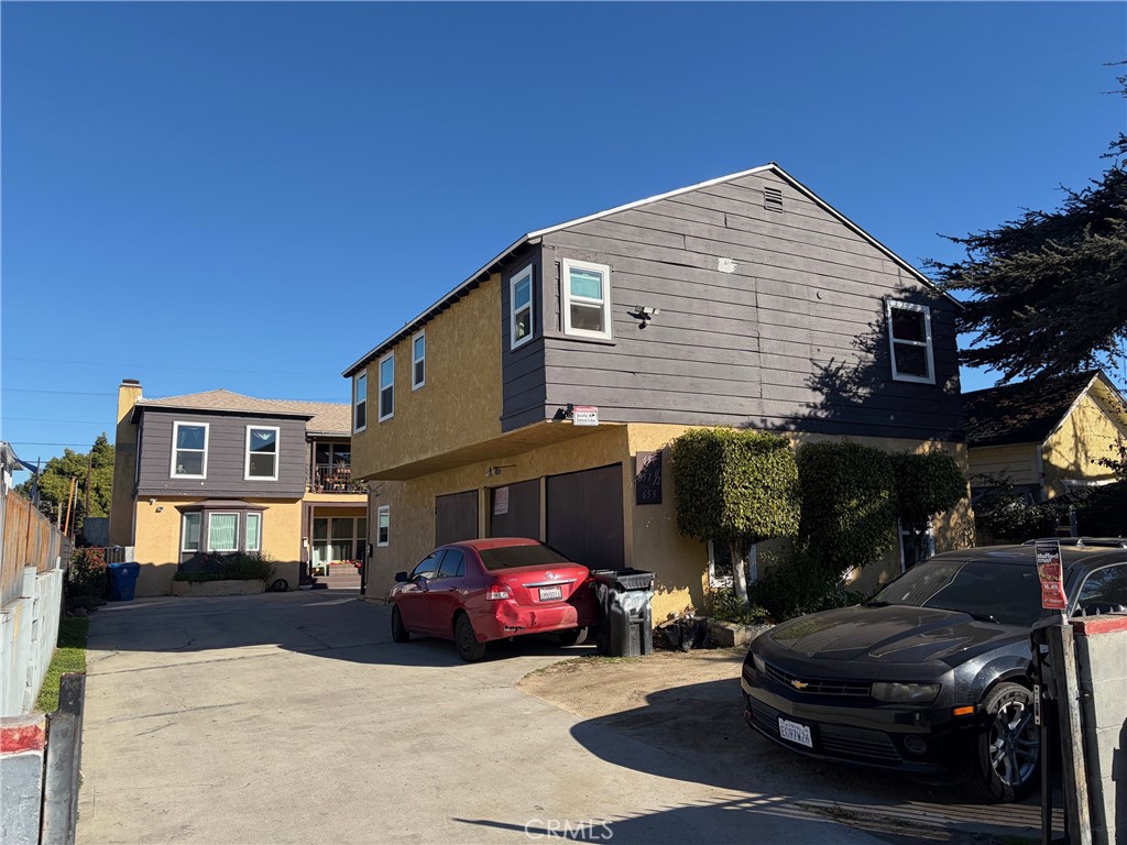 651 E 41st