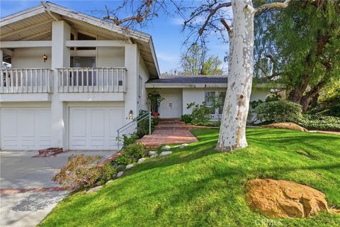 Photo of 4440 Ellenita, Tarzana, CA 91356 (MLS # SR26028276)