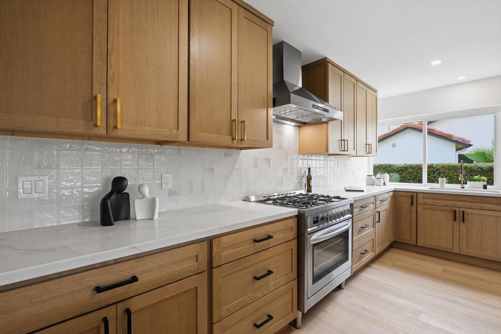 12031 Caminito Cadena