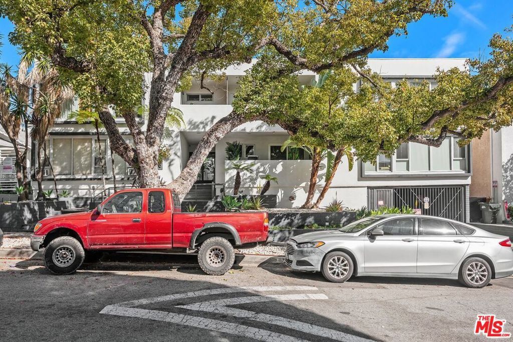 Photo of 1328 Havenhurst Drive #207, West Hollywood, CA 90046 (MLS # 26653773)