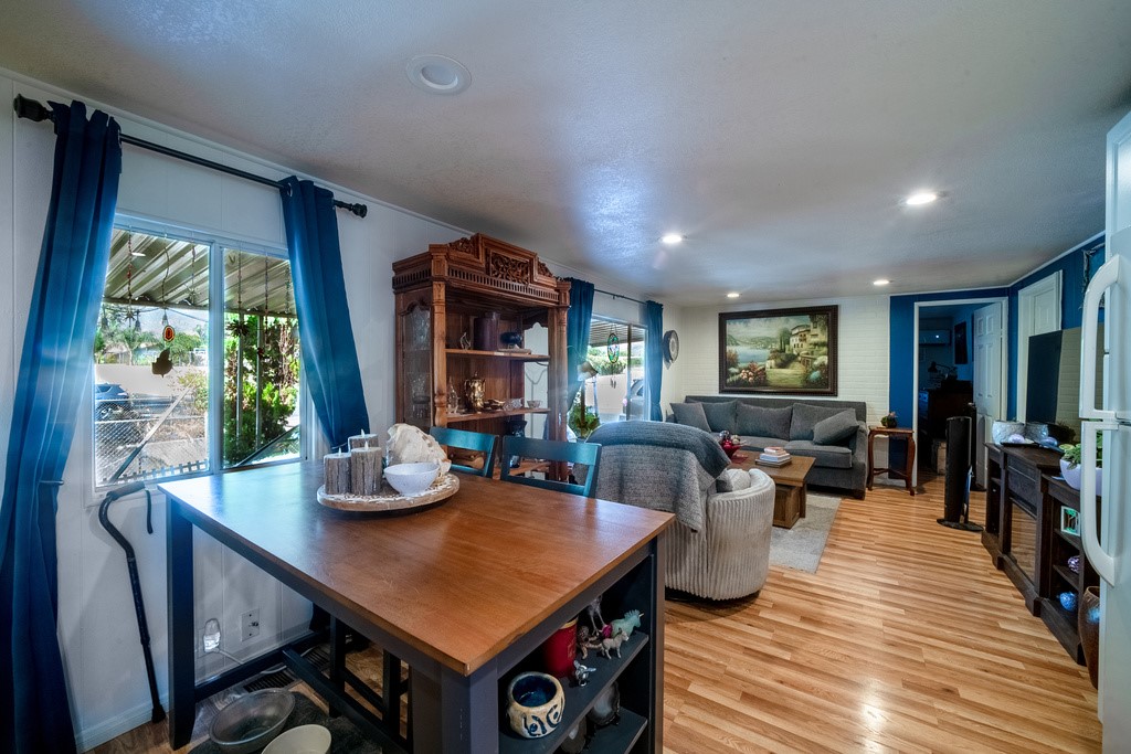 Simi Country Estates Mobile (243) - Manufactured In Park