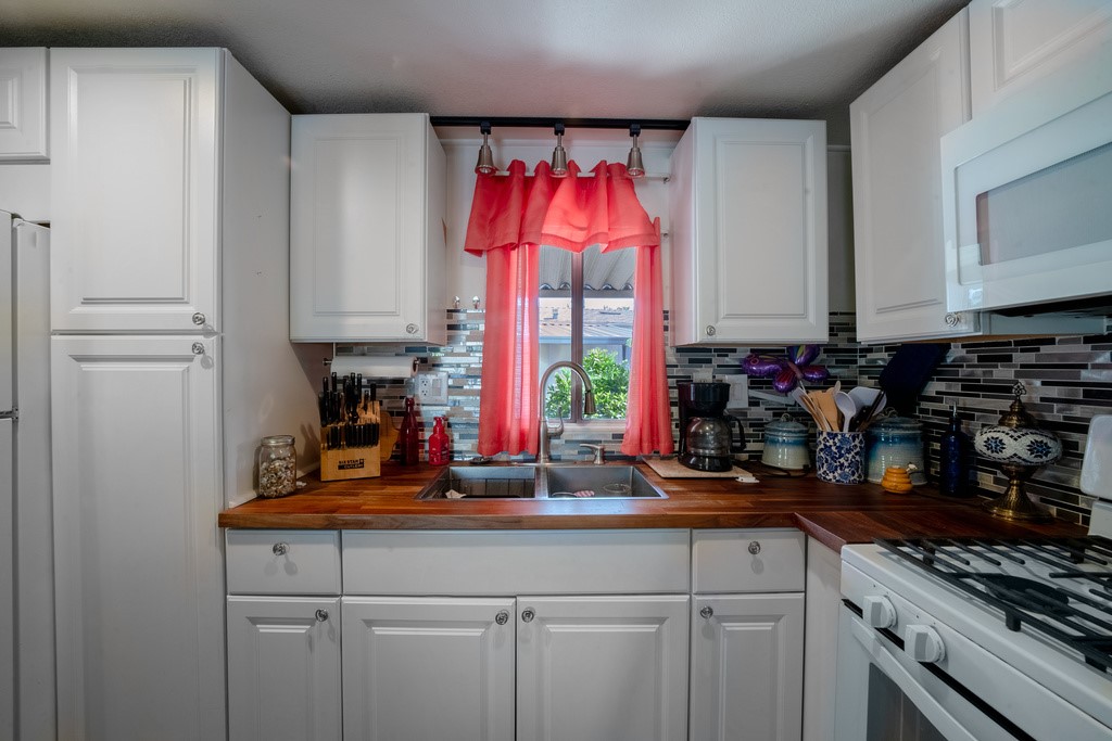 Simi Country Estates Mobile (243) - Manufactured In Park